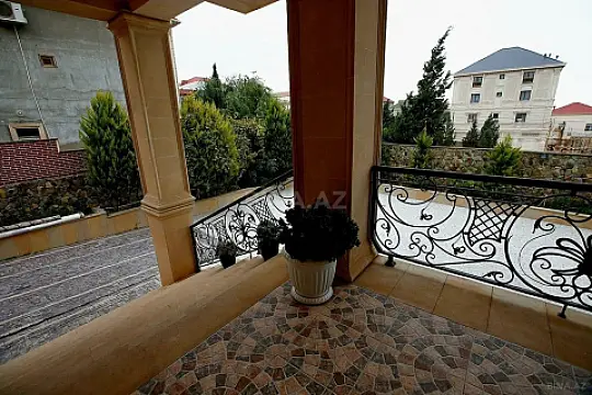 Satılır 6 otaqlı həyət evi 430 m²