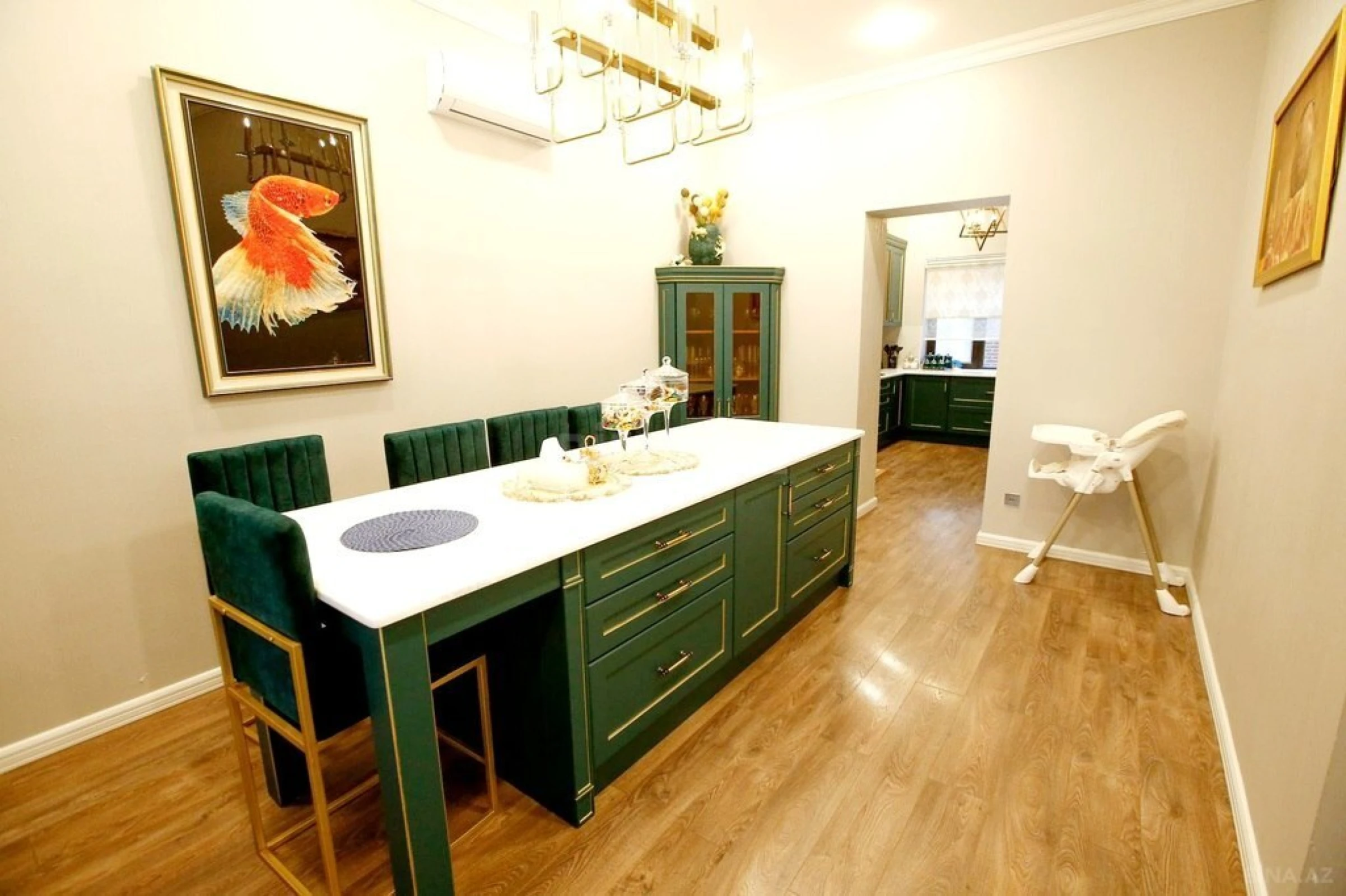 Satılır 6 otaqlı həyət evi 430 m²