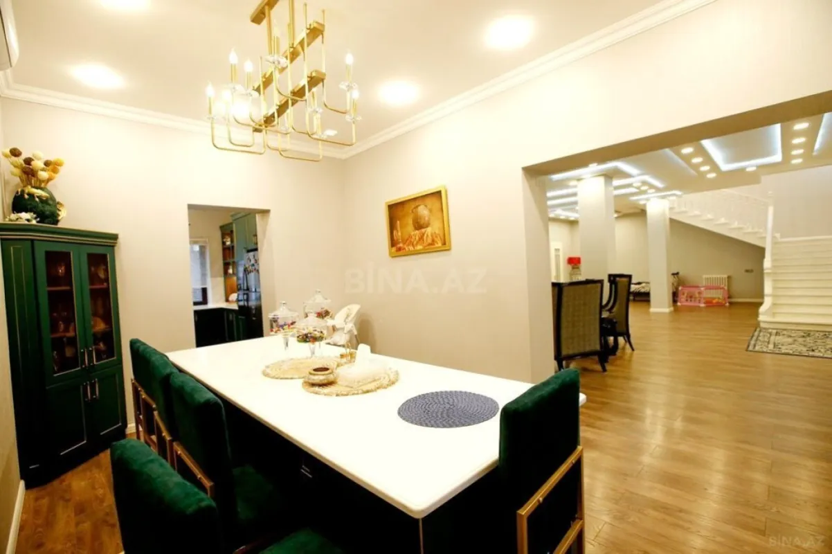 Satılır 6 otaqlı həyət evi 430 m²