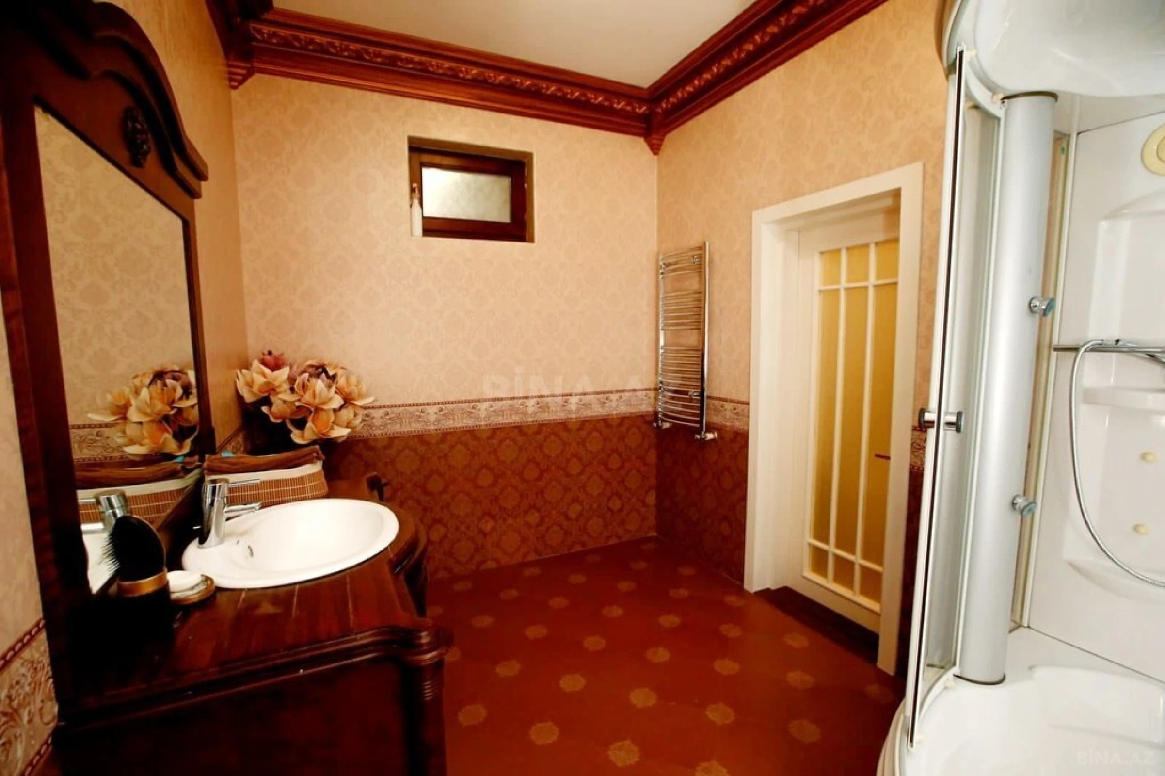 Satılır 6 otaqlı həyət evi 430 m²