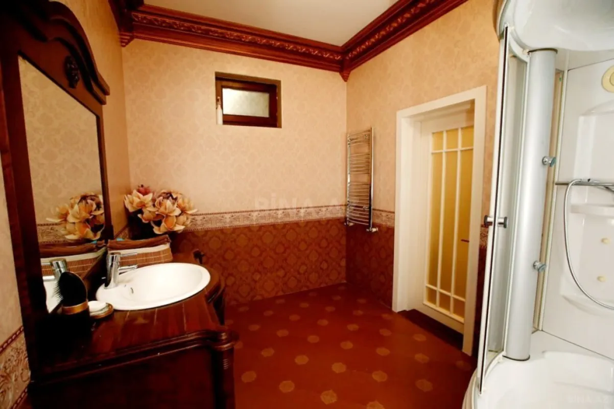 Satılır 6 otaqlı həyət evi 430 m²