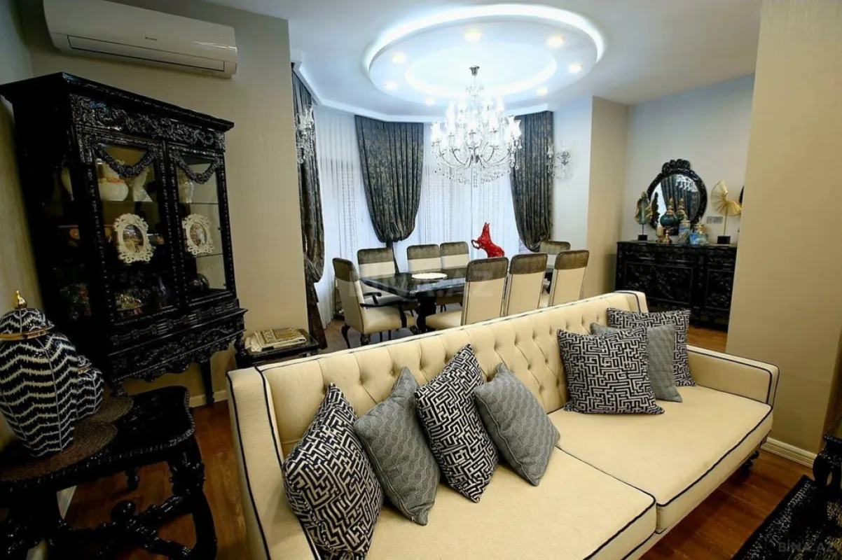 Satılır 6 otaqlı həyət evi 430 m²