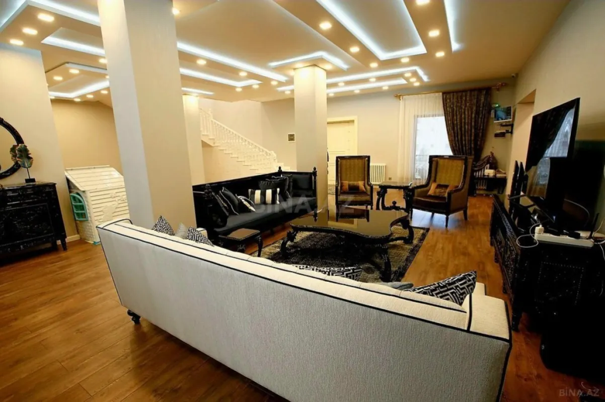 Satılır 6 otaqlı həyət evi 430 m²