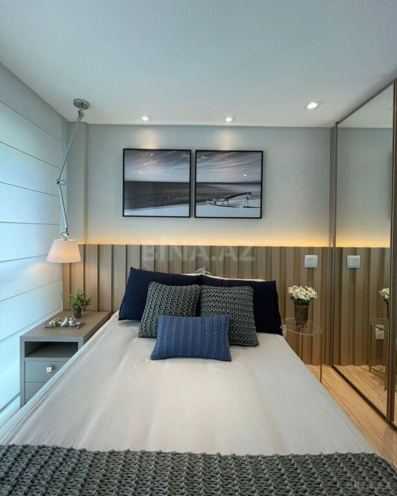 Satılır 4 otaqlı mənzil 210 m²