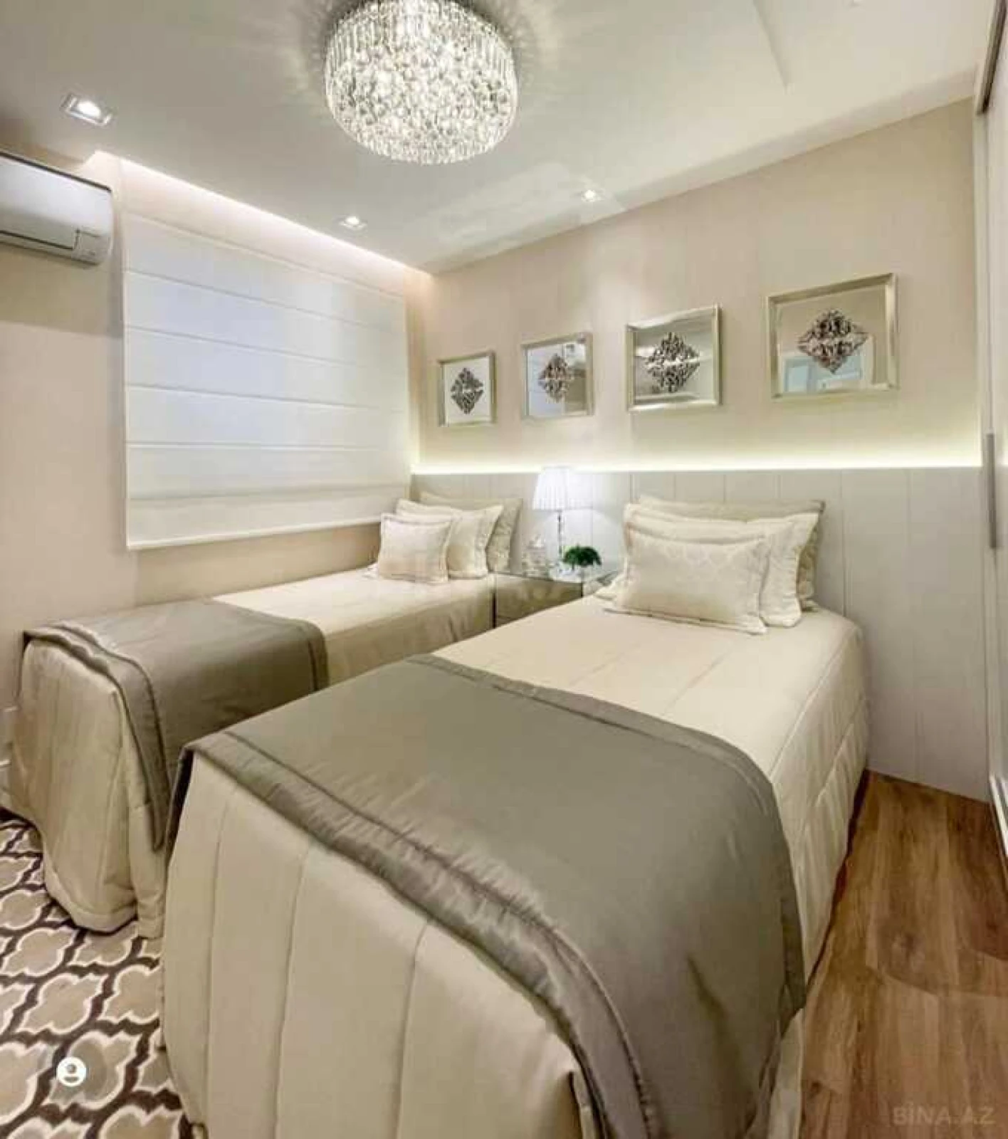 Satılır 4 otaqlı mənzil 210 m²