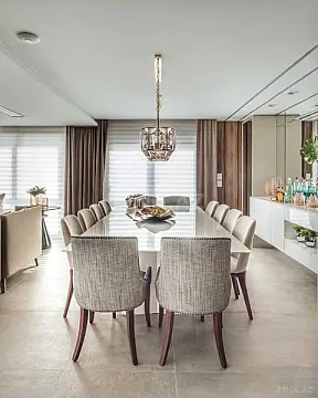 Satılır 4 otaqlı mənzil 210 m²