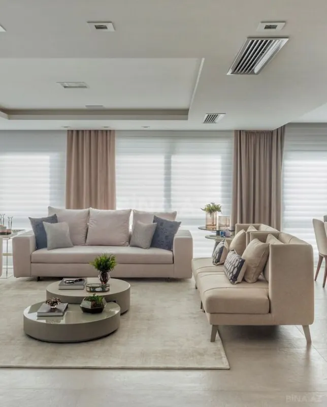 Satılır 4 otaqlı mənzil 210 m²