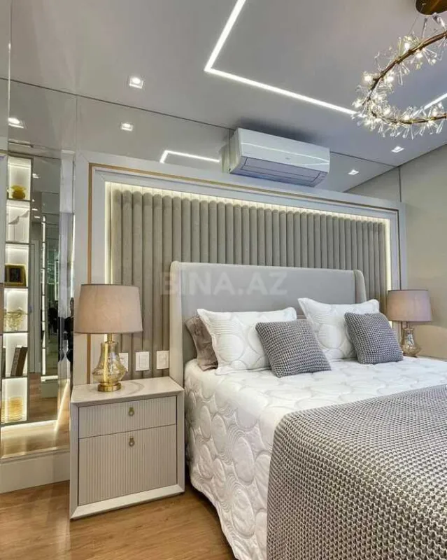 Satılır 4 otaqlı mənzil 210 m²