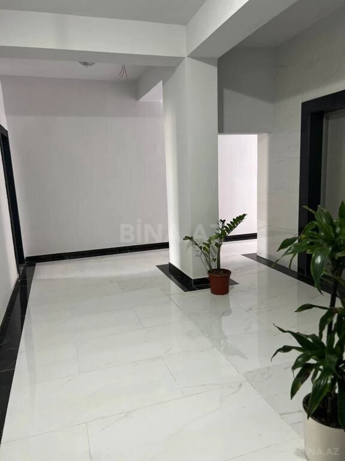 Satılır 4 otaqlı mənzil 130 m²