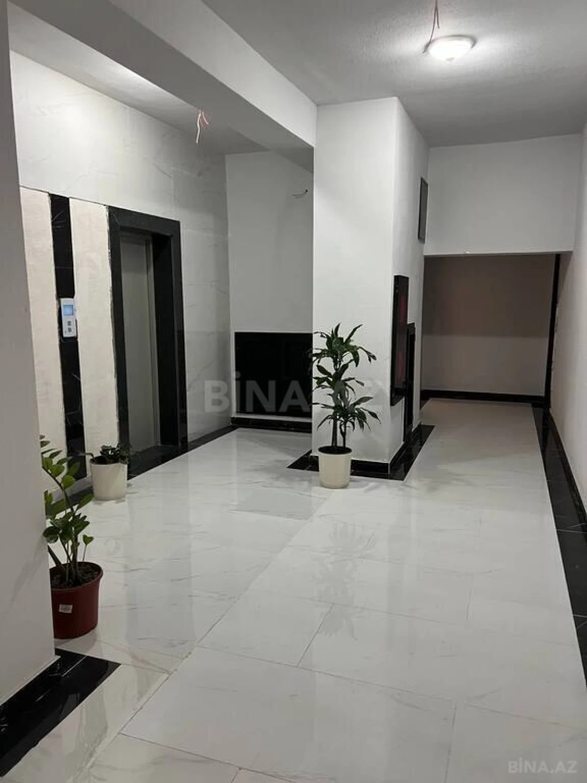 Satılır 4 otaqlı mənzil 130 m²