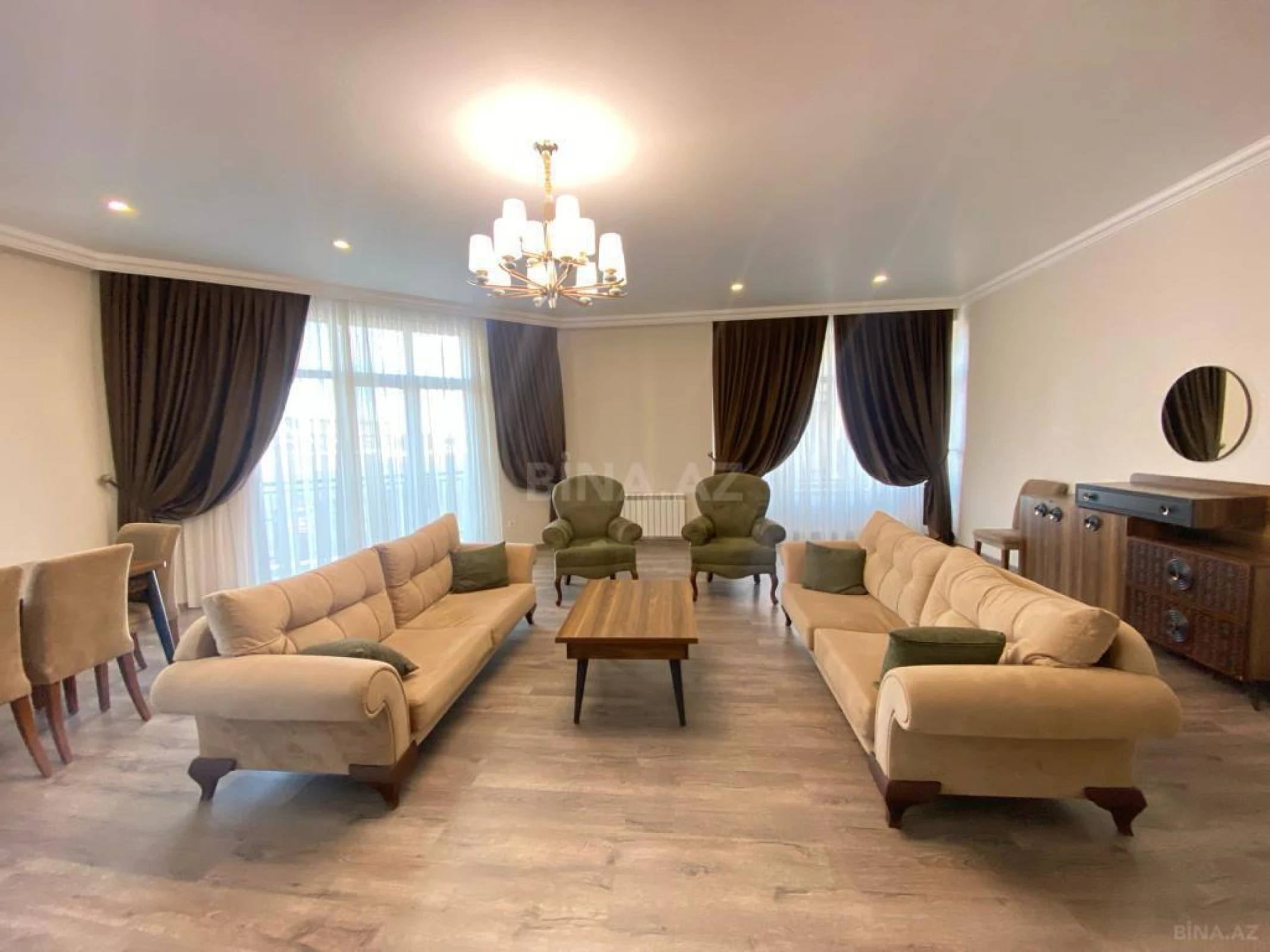 Kirayə verilir 4 otaqlı mənzil 190 m²