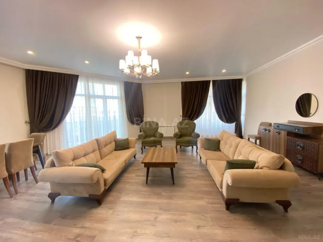 Kirayə verilir 4 otaqlı mənzil 190 m²