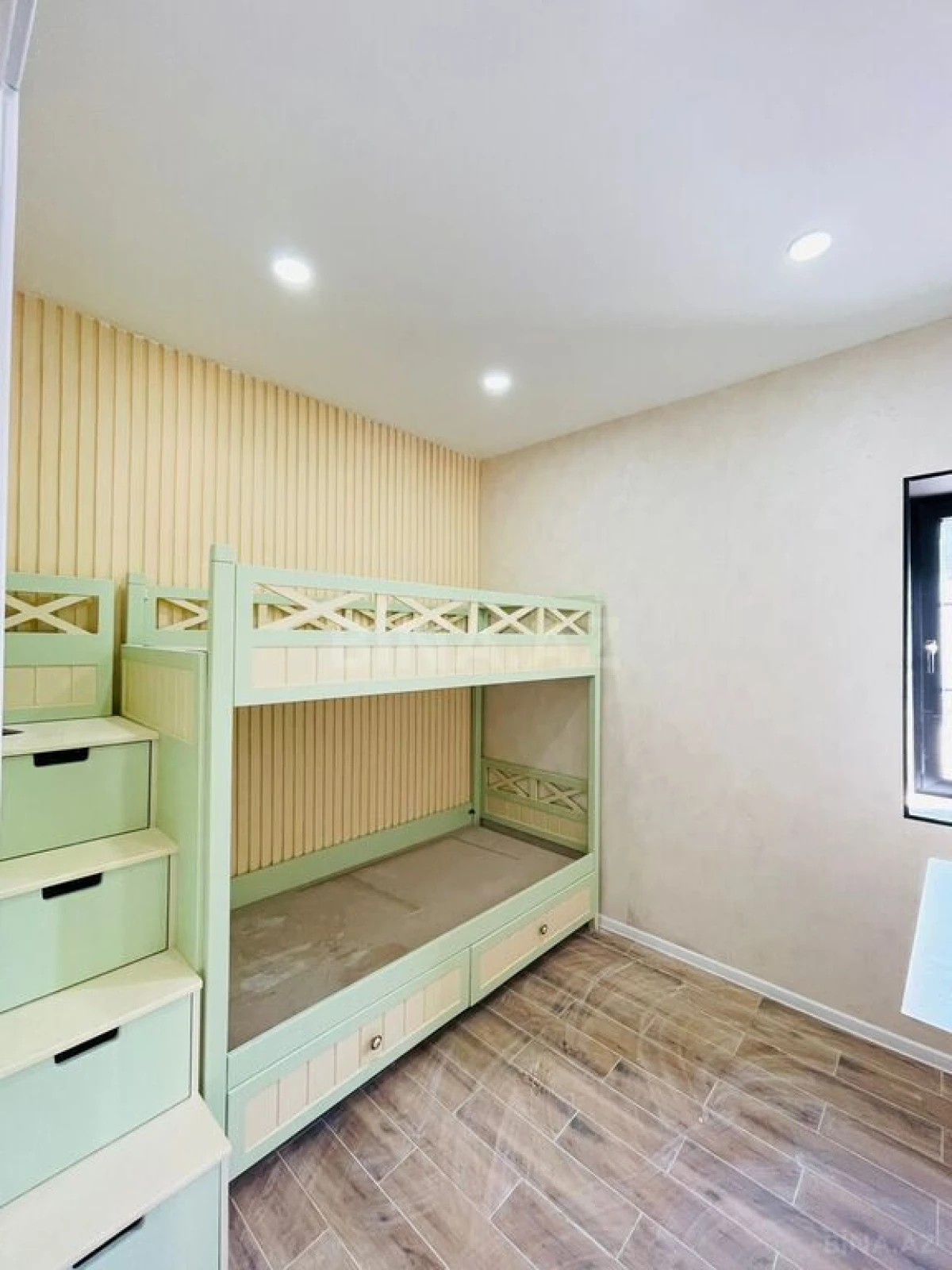 Kirayə verilir 5 otaqlı həyət evi 280 m²