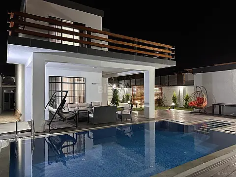 Kirayə verilir 5 otaqlı həyət evi 280 m²