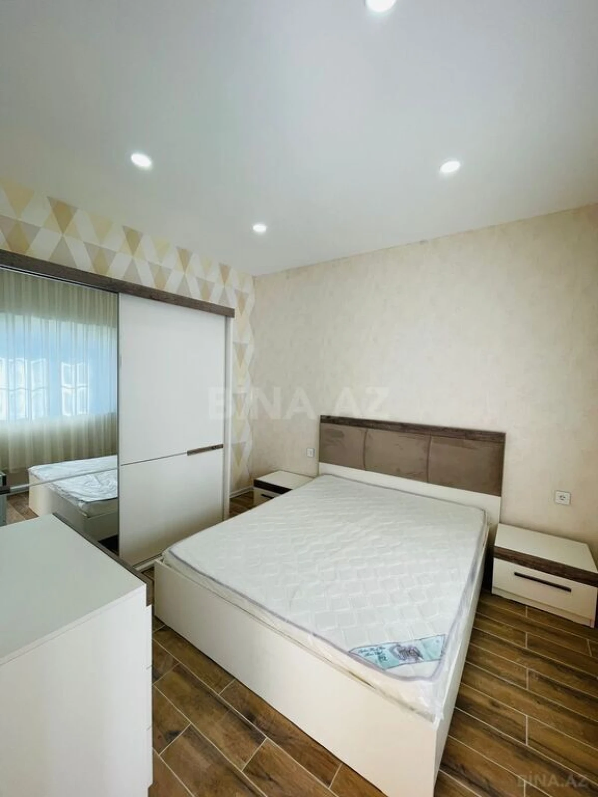 Kirayə verilir 5 otaqlı həyət evi 280 m²