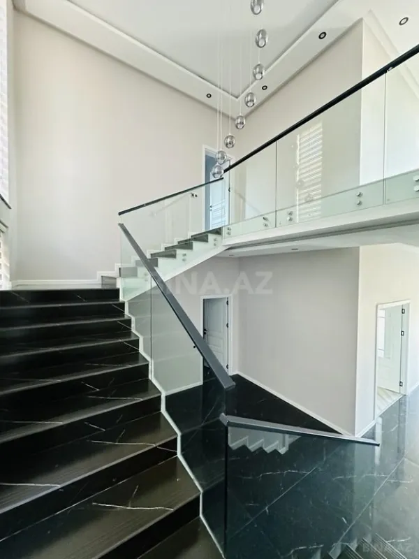 Kirayə verilir 5 otaqlı həyət evi 290 m²