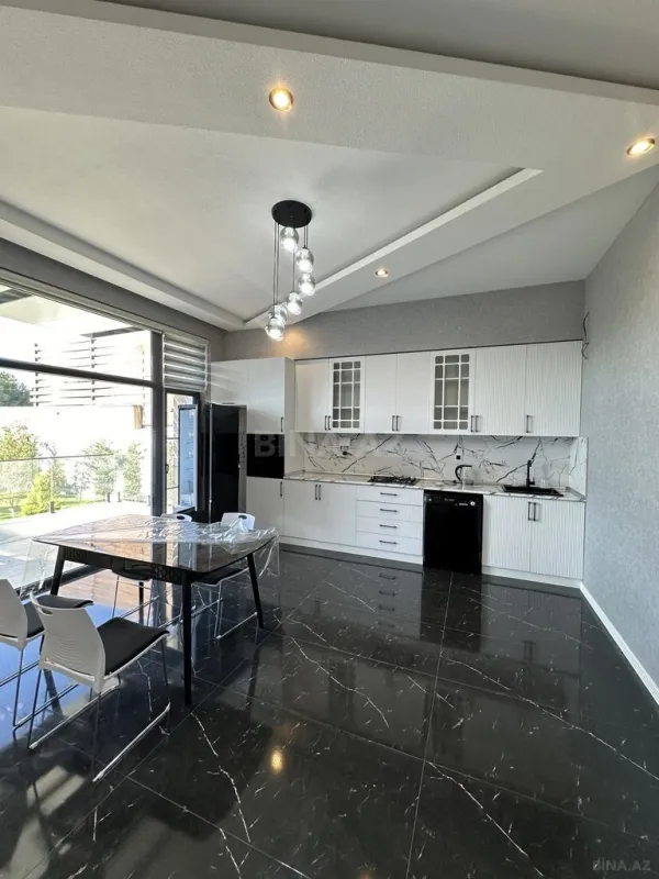 Kirayə verilir 5 otaqlı həyət evi 290 m²