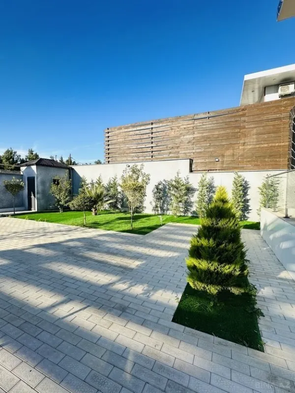 Kirayə verilir 5 otaqlı həyət evi 290 m²