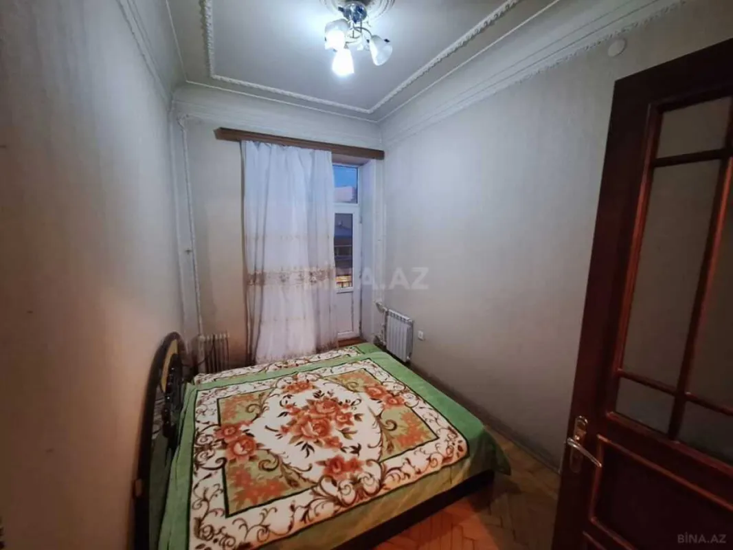 Satılır 4 otaqlı mənzil 100 m²
