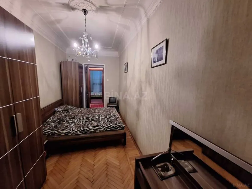 Satılır 4 otaqlı mənzil 100 m²