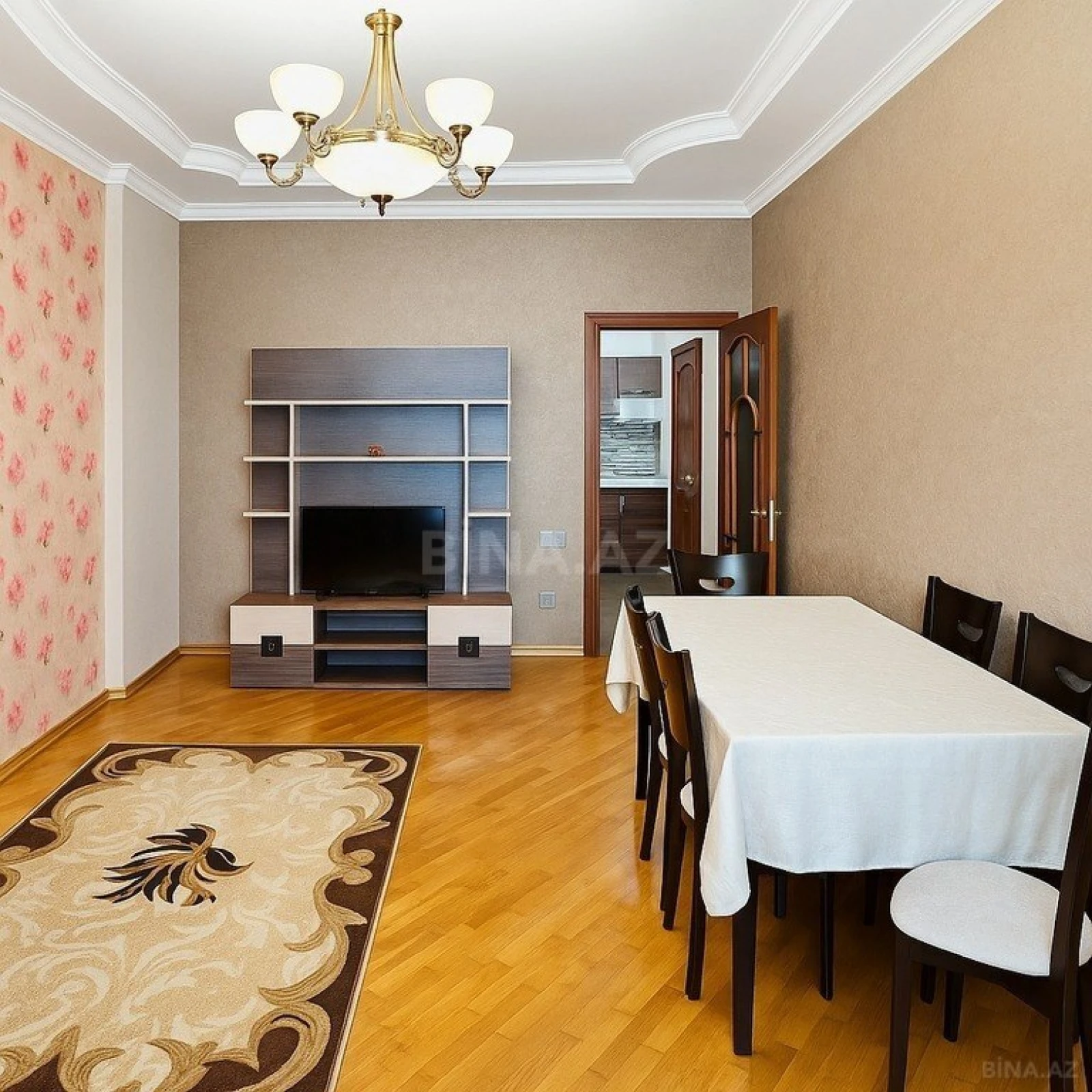 Kirayə verilir 2 otaqlı mənzil 80 m²