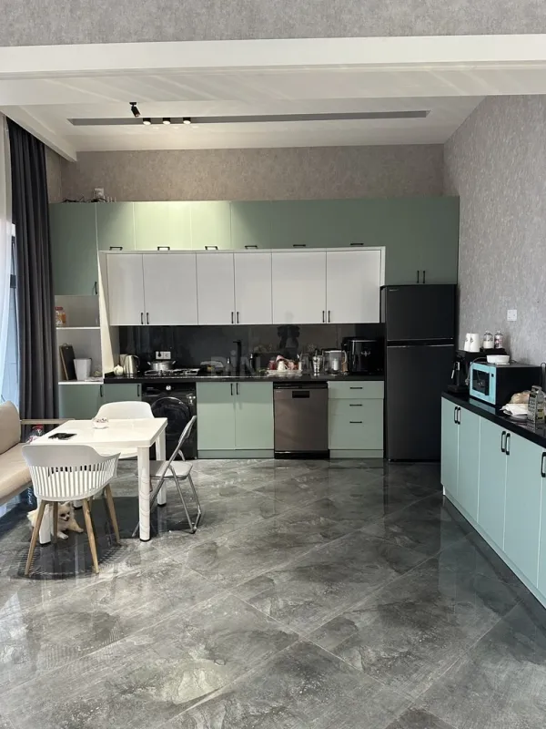 Kirayə verilir 4 otaqlı həyət evi 190 m²