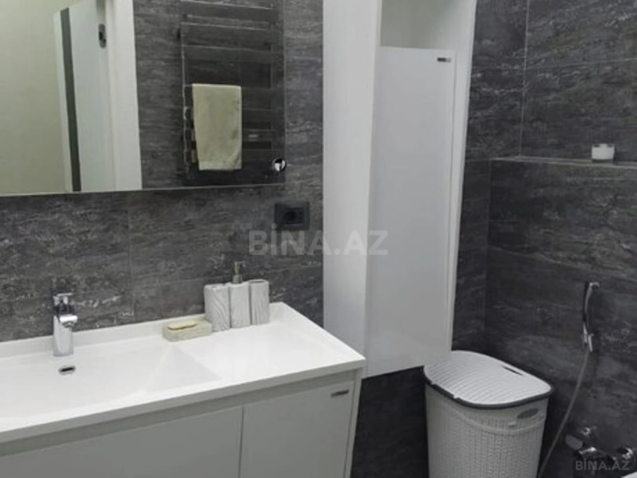 Kirayə verilir 2 otaqlı mənzil 105 m²