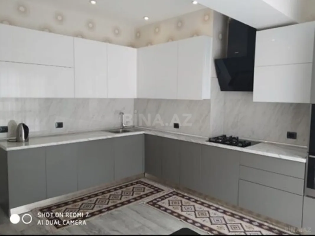 Kirayə verilir 2 otaqlı mənzil 105 m²