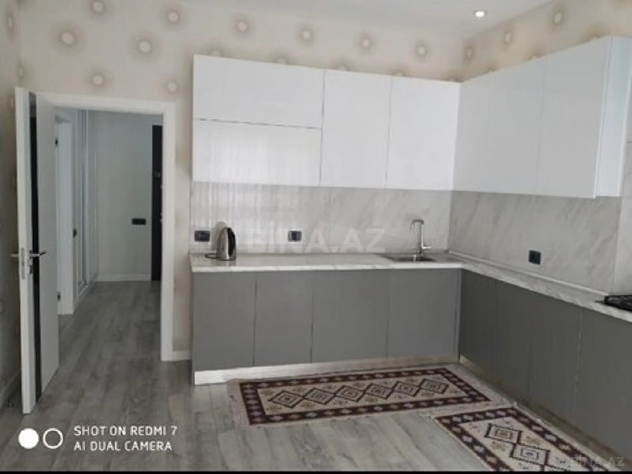 Kirayə verilir 2 otaqlı mənzil 105 m²