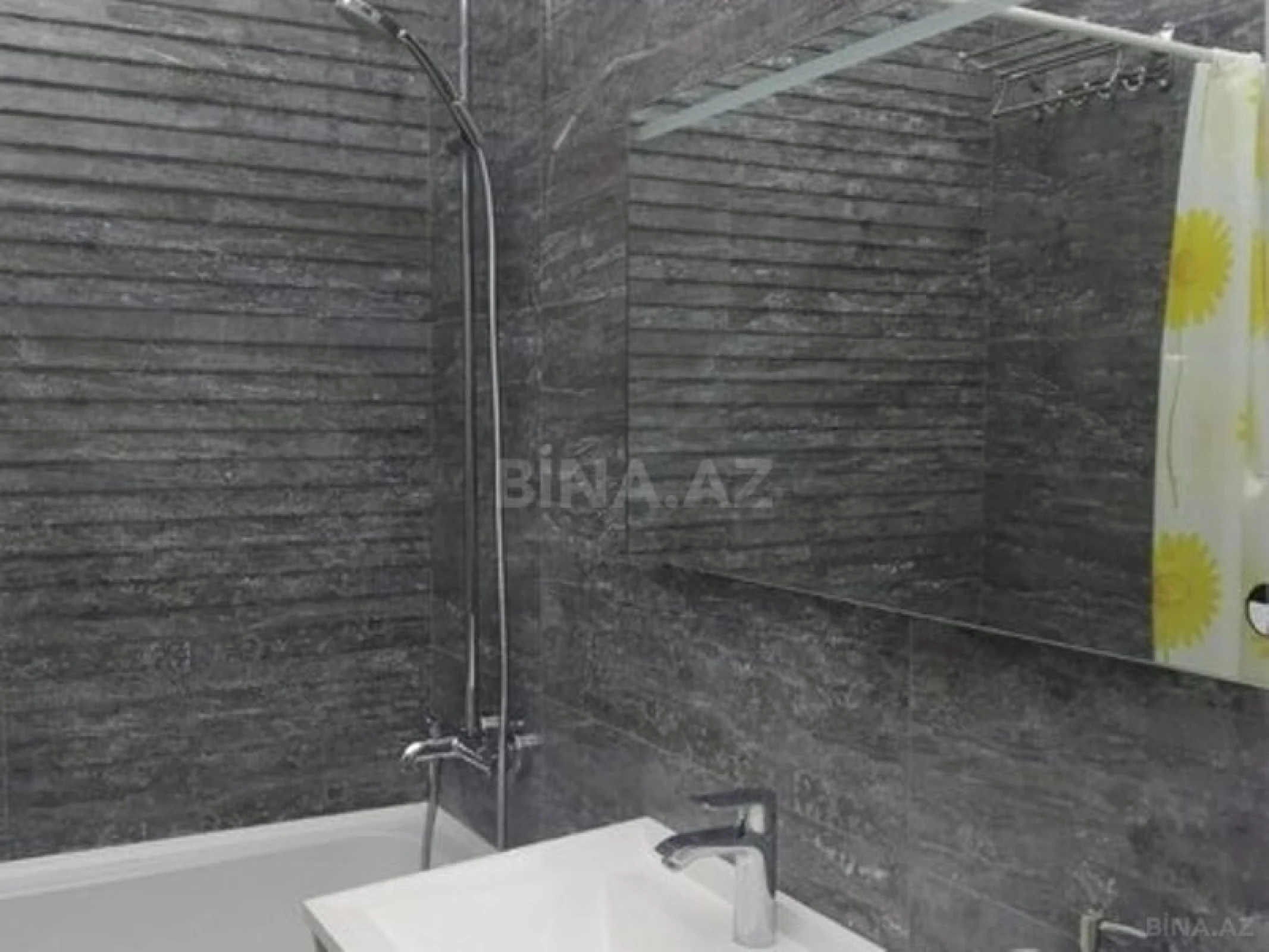 Kirayə verilir 2 otaqlı mənzil 105 m²