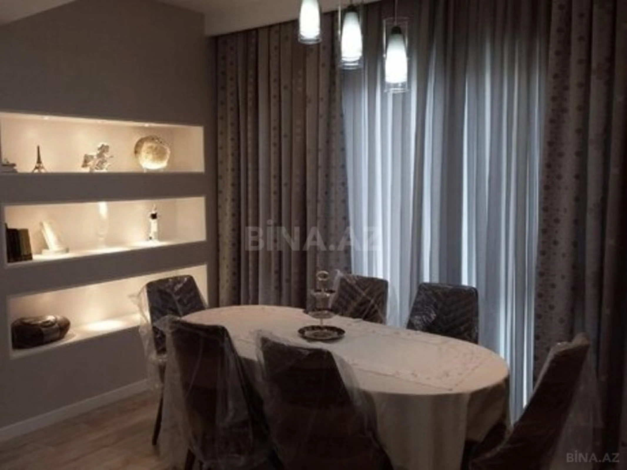 Kirayə verilir 2 otaqlı mənzil 105 m²