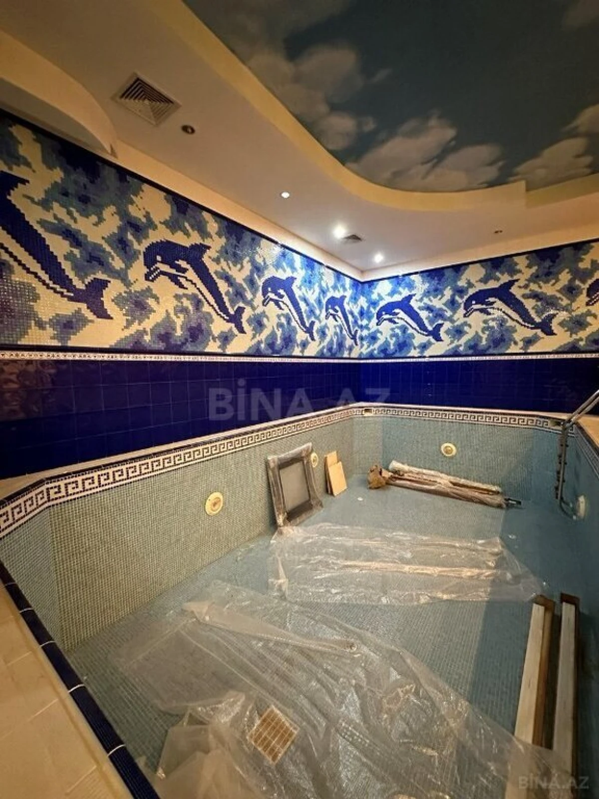 Satılır 9 otaqlı həyət evi 1000 m²