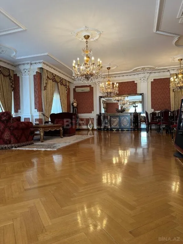 Satılır 9 otaqlı həyət evi 1000 m²