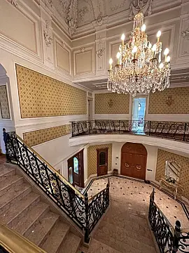 Satılır 9 otaqlı həyət evi 1000 m²