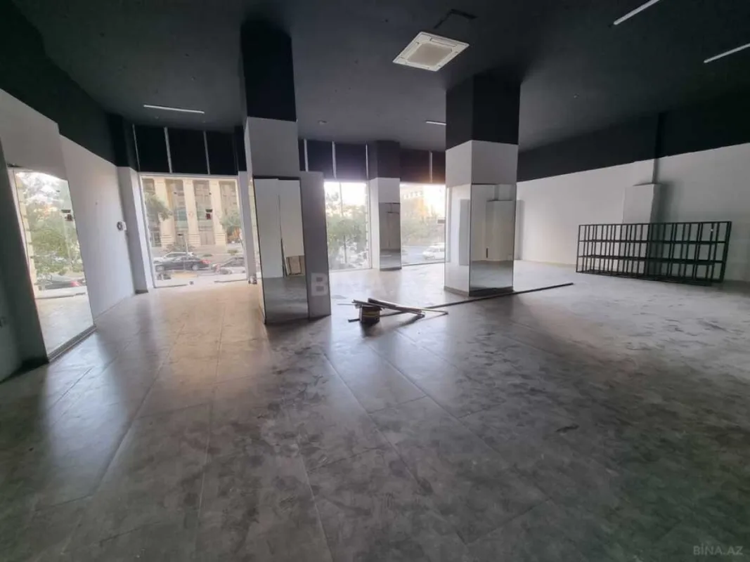 Satılır obyekt 220 m²