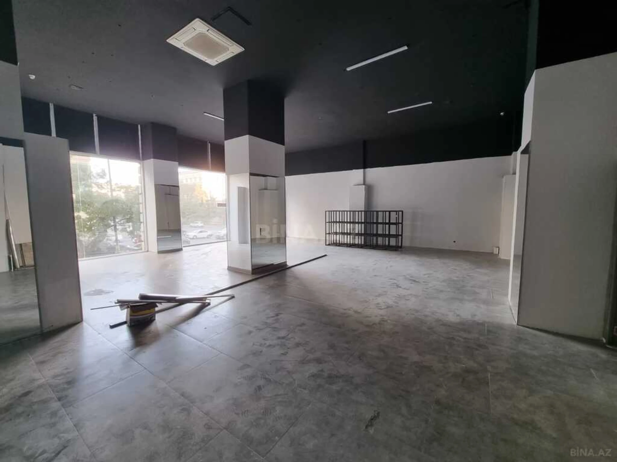 Satılır obyekt 220 m²