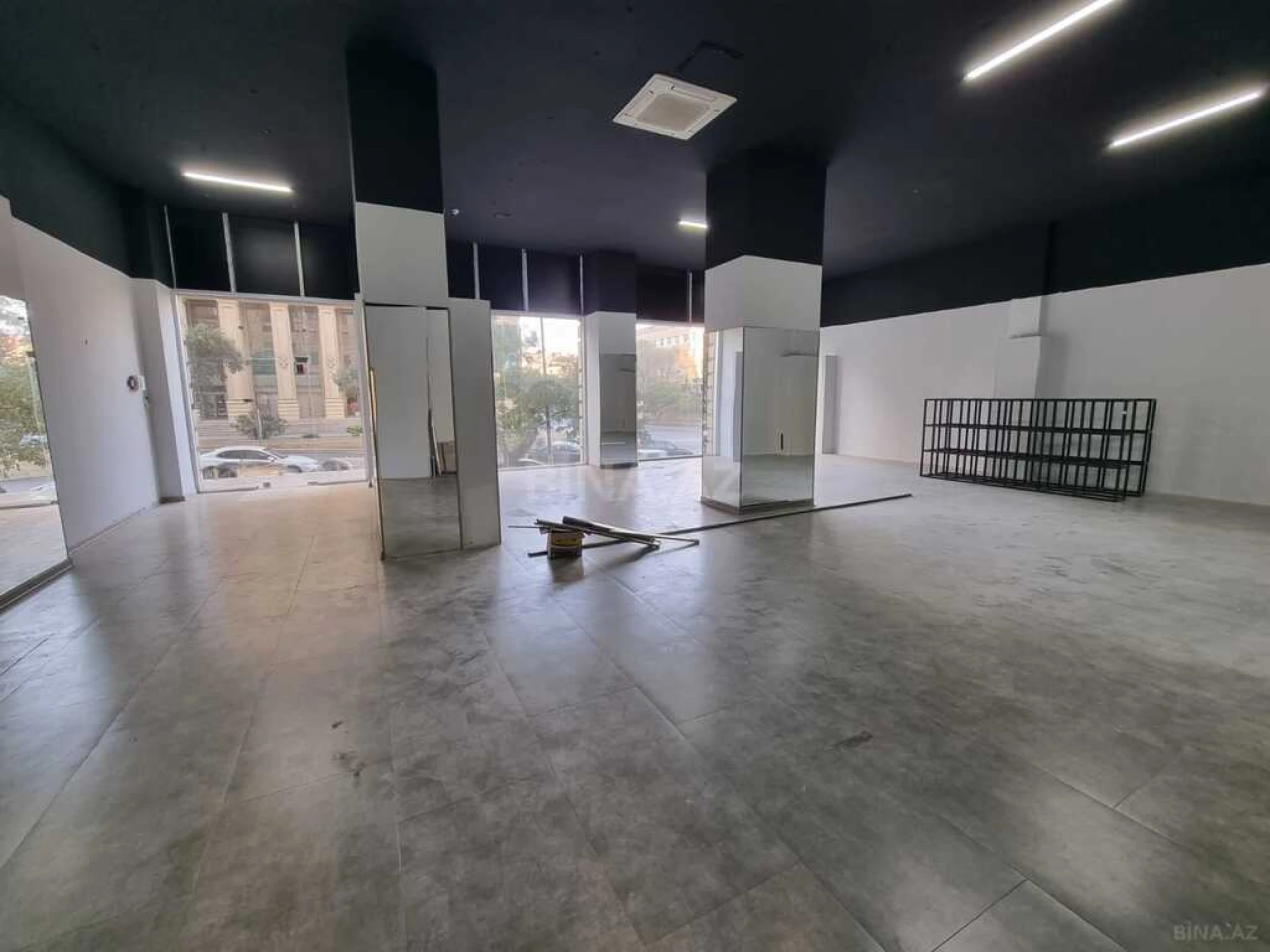 Satılır obyekt 220 m²