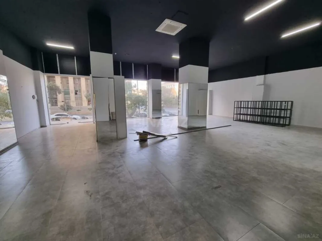 Satılır obyekt 220 m²