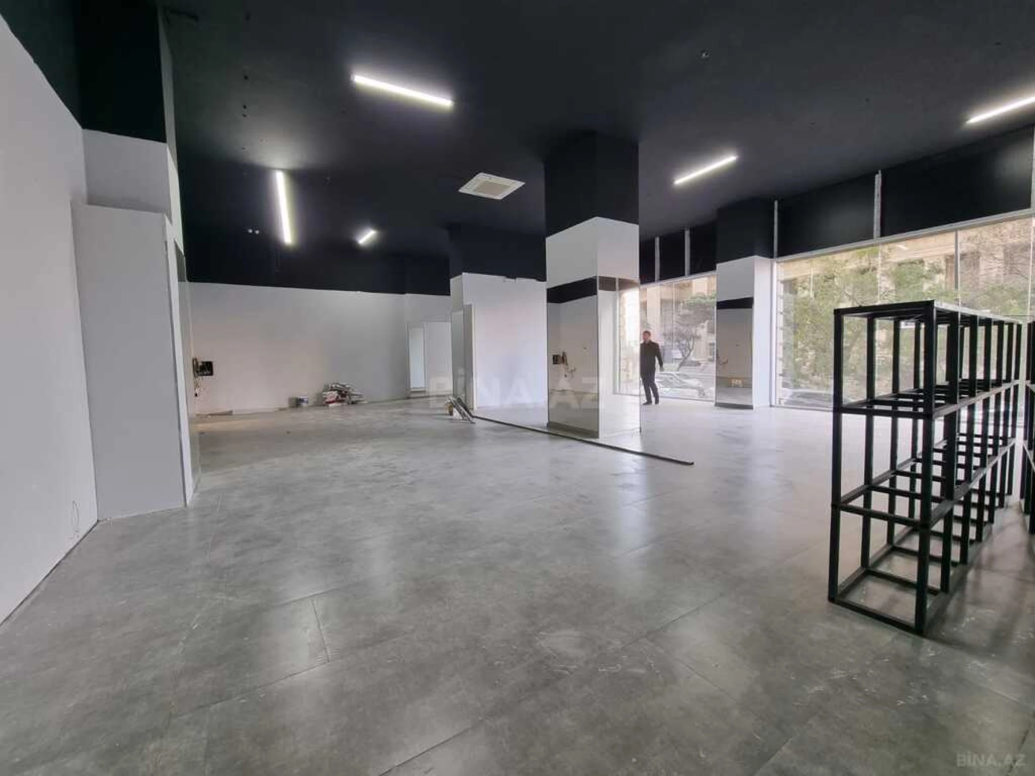 Satılır obyekt 220 m²