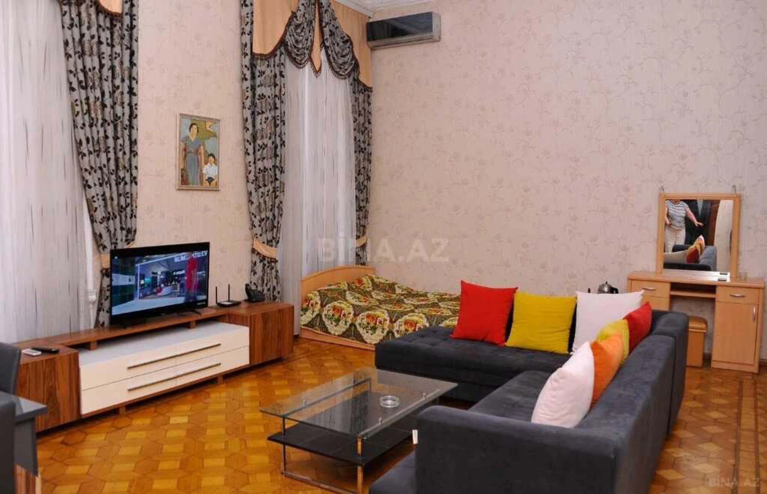 Kirayə verilir 2 otaqlı mənzil 90 m²