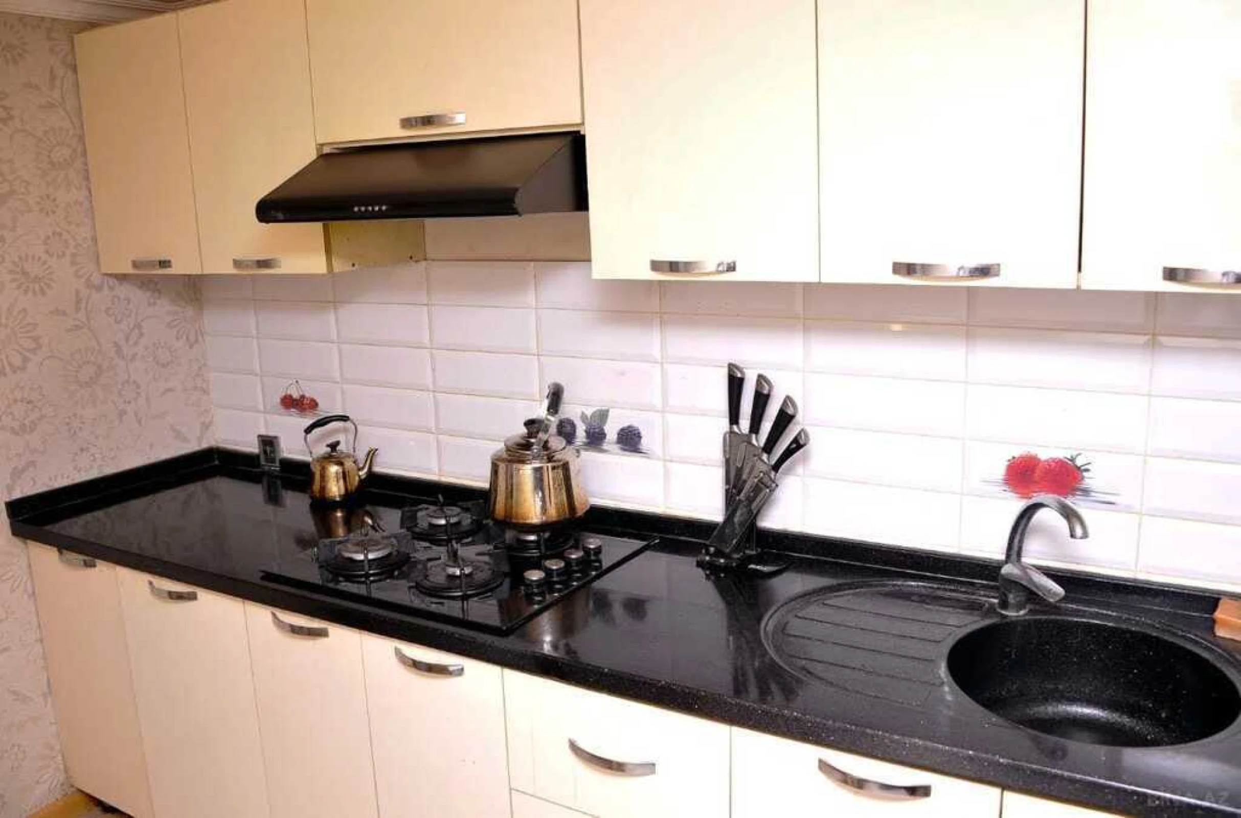 Kirayə verilir 2 otaqlı mənzil 90 m²