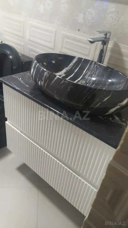 Kirayə verilir 2 otaqlı mənzil 90 m²