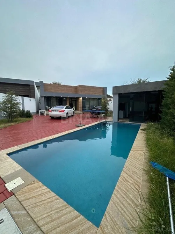 Kirayə verilir 4 otaqlı həyət evi 240 m²