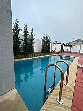 Kirayə verilir 4 otaqlı həyət evi 240 m²