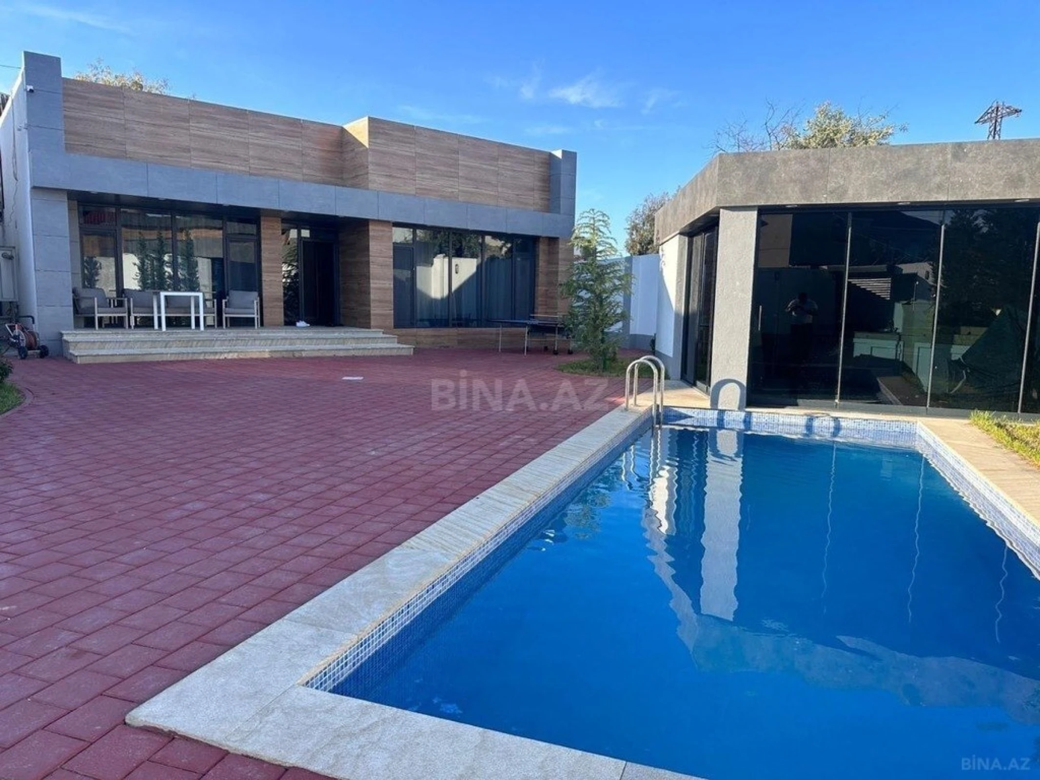 Kirayə verilir 4 otaqlı həyət evi 240 m²