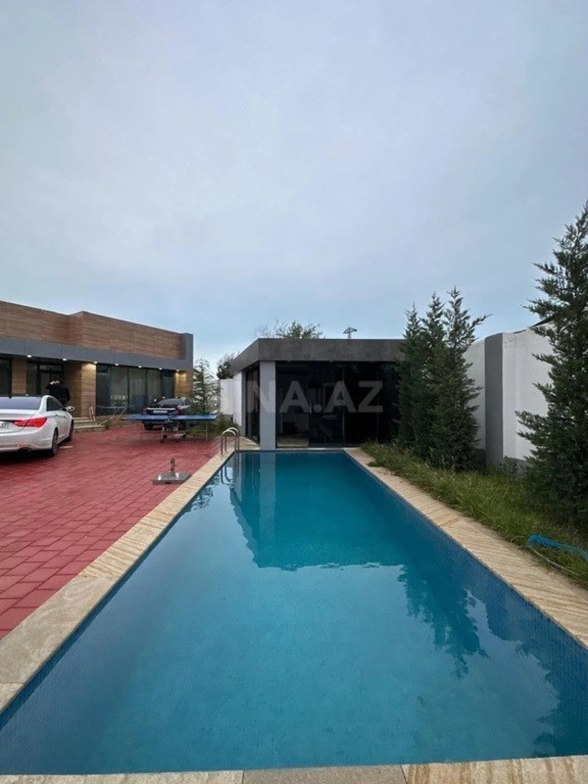 Kirayə verilir 4 otaqlı həyət evi 240 m²