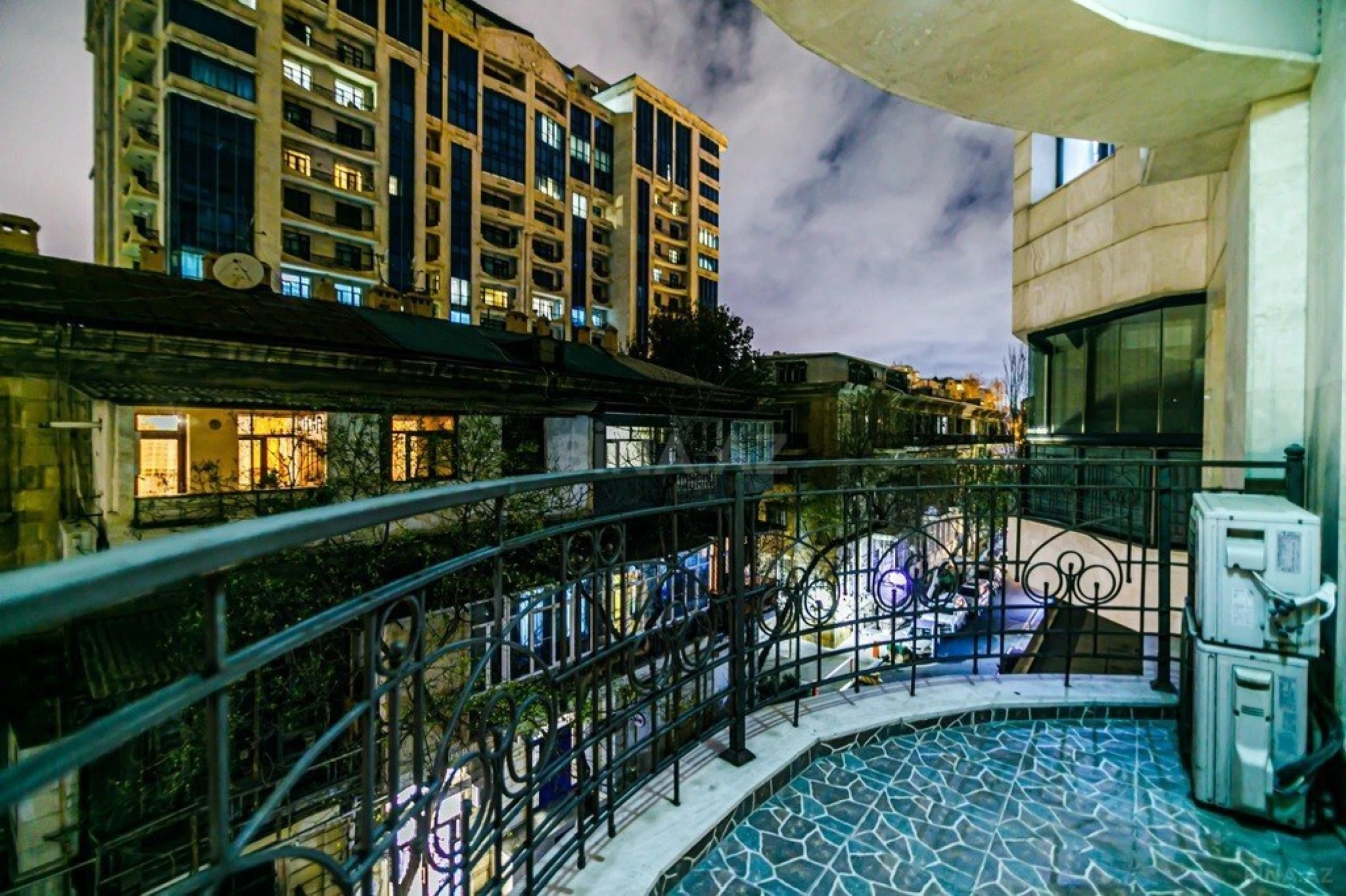 Kirayə verilir 3 otaqlı mənzil 185 m²