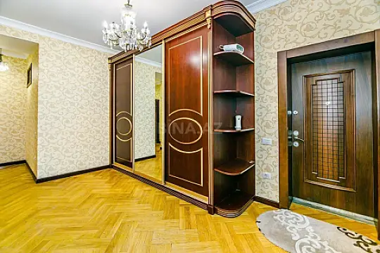 Kirayə verilir 3 otaqlı mənzil 185 m²