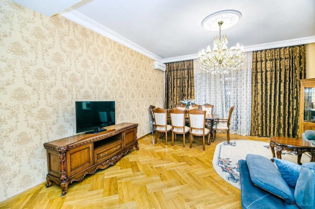 Kirayə verilir 3 otaqlı mənzil 185 m²