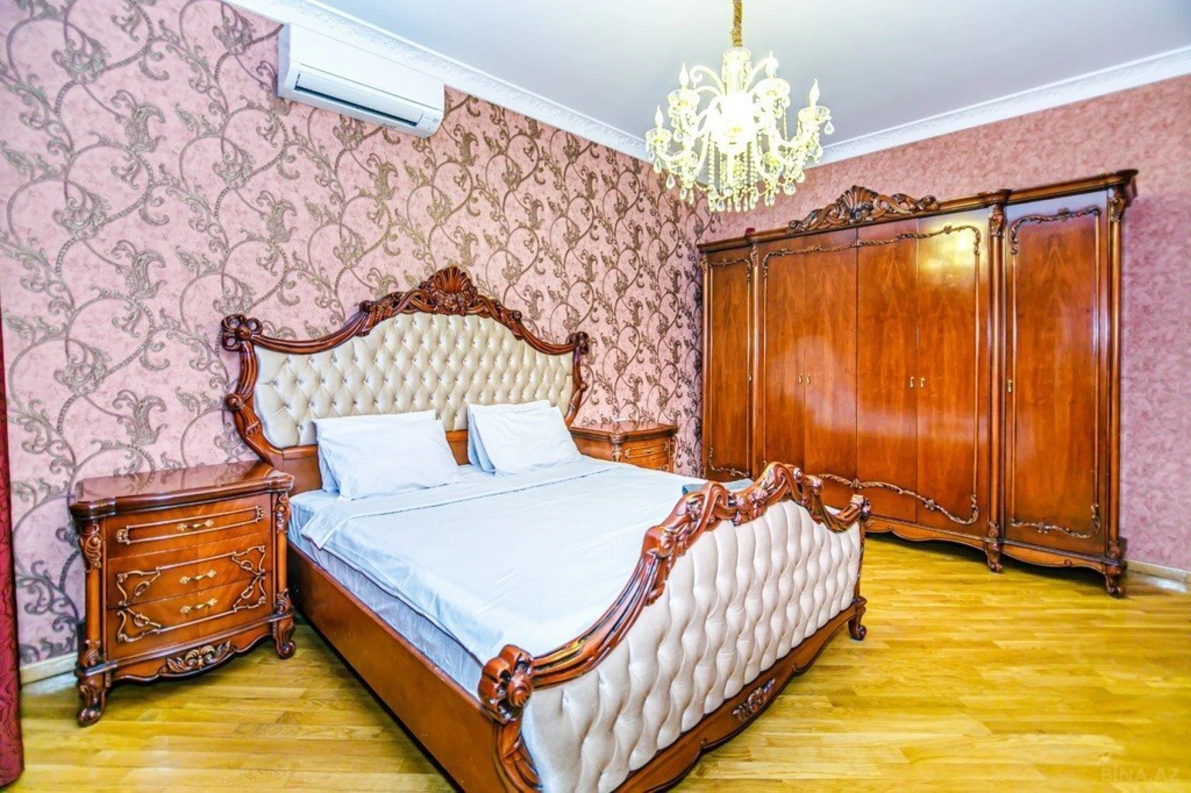 Kirayə verilir 3 otaqlı mənzil 185 m²